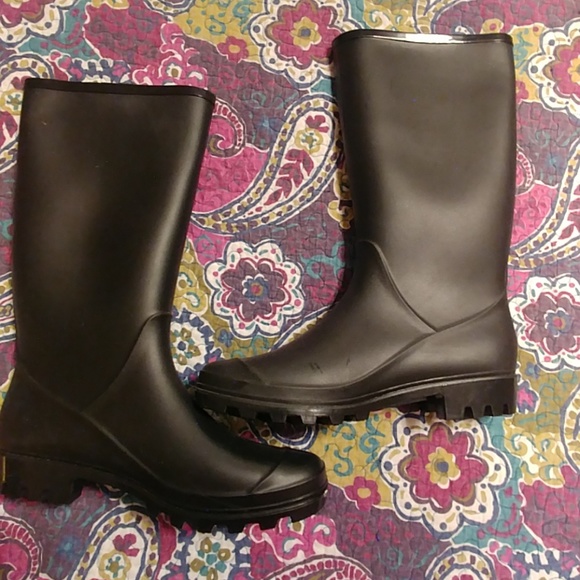 Rain boots brand new never worn - Picture 4 of 4